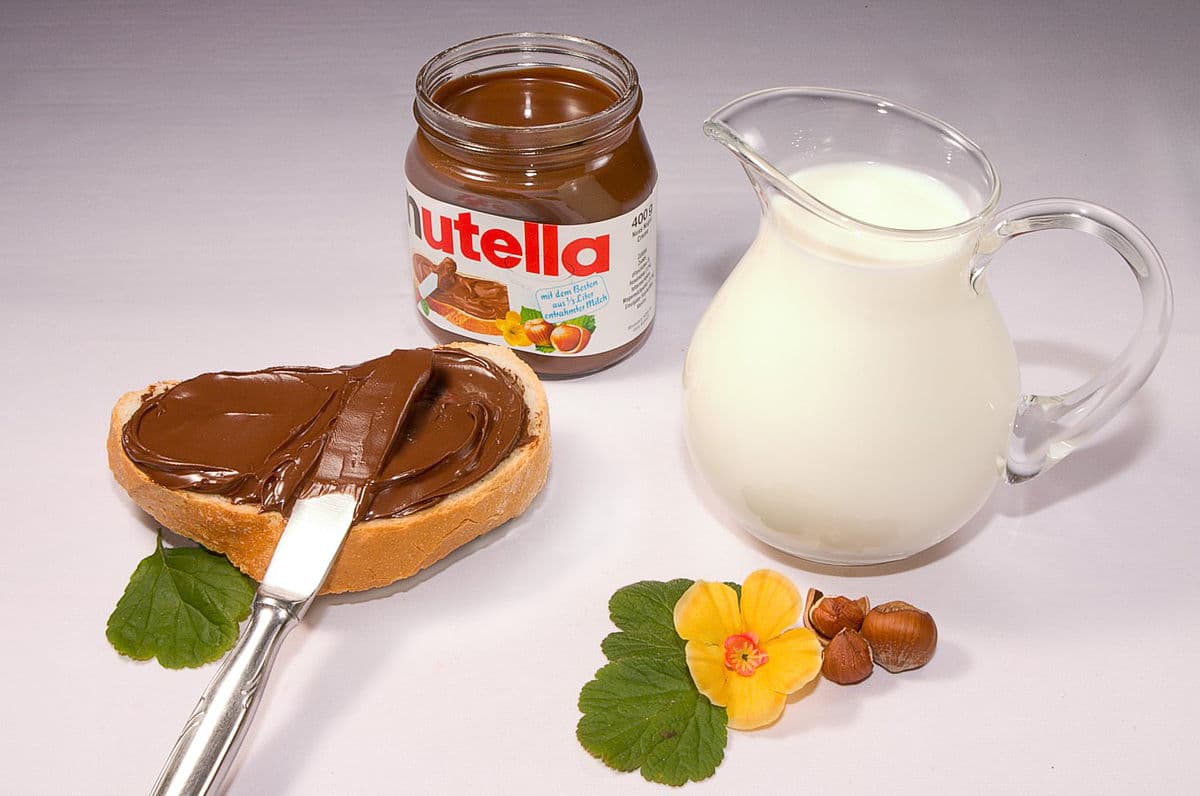 Nutella Chocolate Spread 1kg, Kombi
